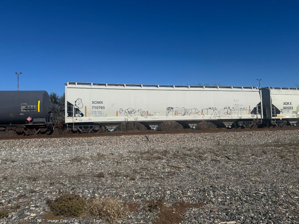 XOMX 710765